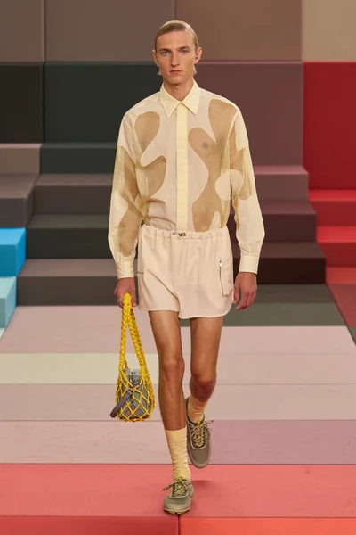 Look 48